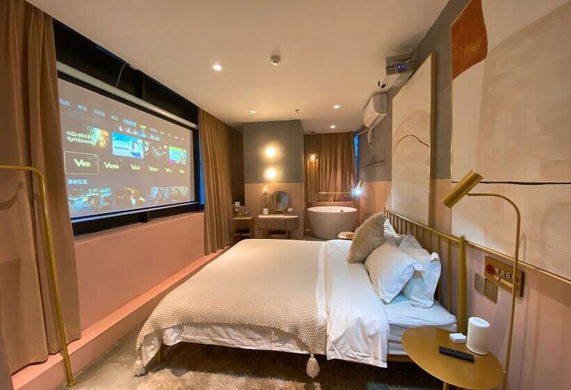 בית מלון כפרי Black Gold Factory Boutique Design