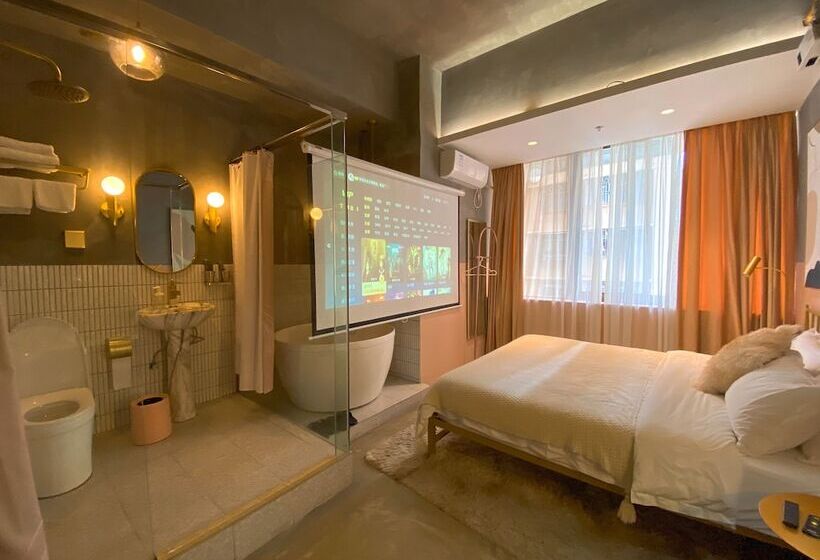 בית מלון כפרי Black Gold Factory Boutique Design