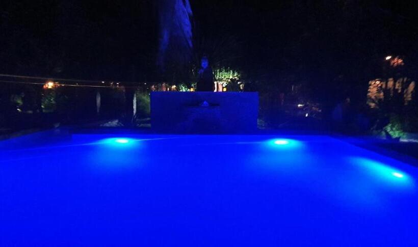 هتل Ecolodge Le Ravoraha