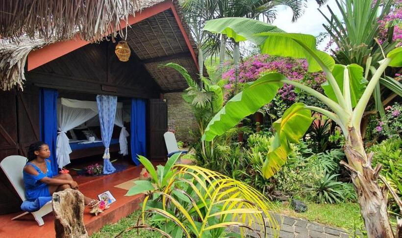 هتل Ecolodge Le Ravoraha