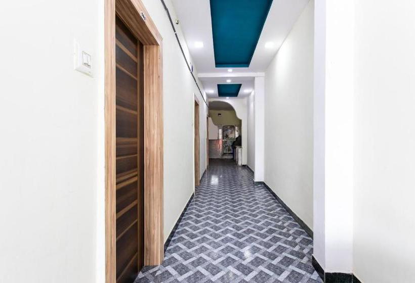 בית מלון כפרי Shreenath Palace