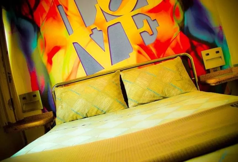 Loove Hotel   Adults Only