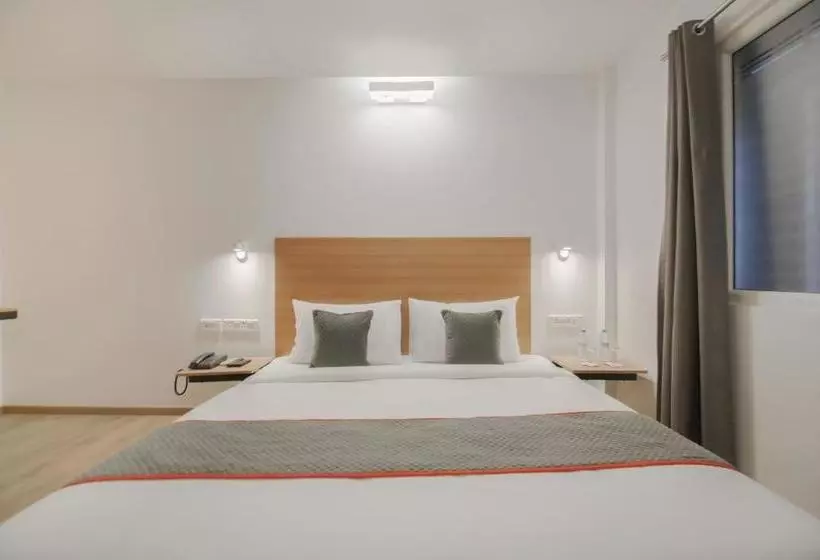 ホテル Oyo Townhouse 098 Manyata Gate No 5
