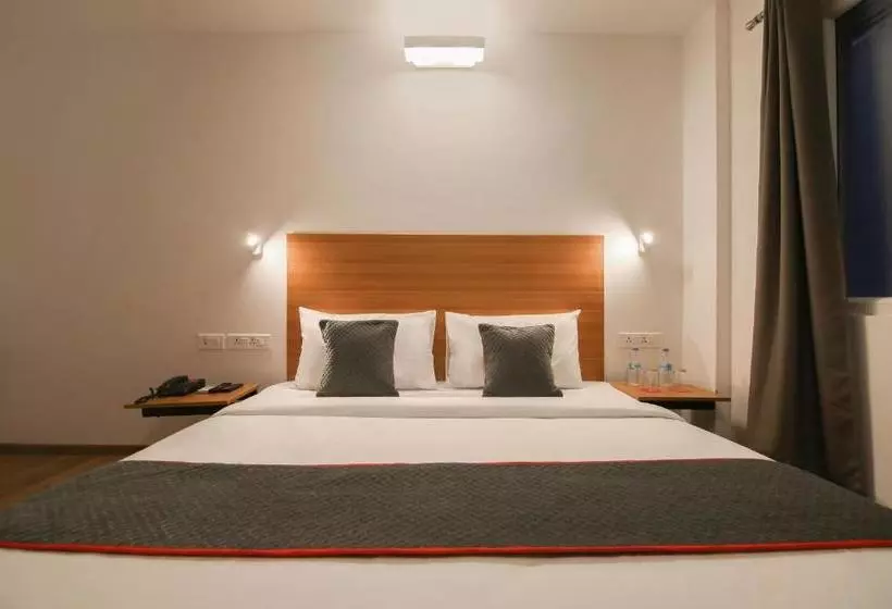ホテル Oyo Townhouse 098 Manyata Gate No 5