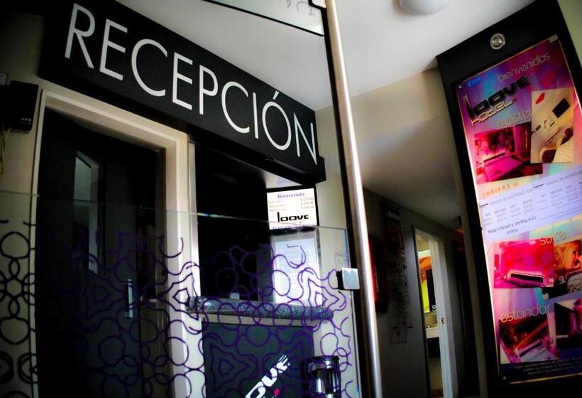 Loove Hotel   Adults Only