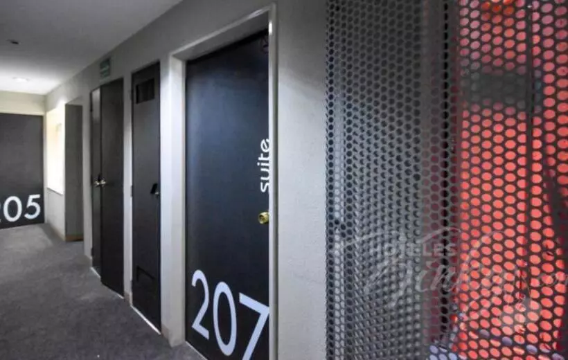 Loove Hotel   Adults Only