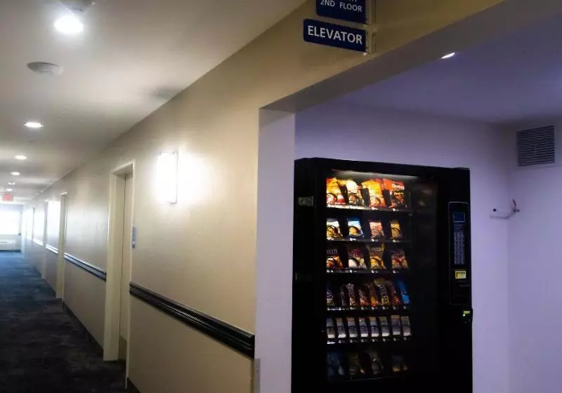 ホテル Coratel Inn And Suites By Jasper Saint Paul Minneapolis Inver Grove Heights