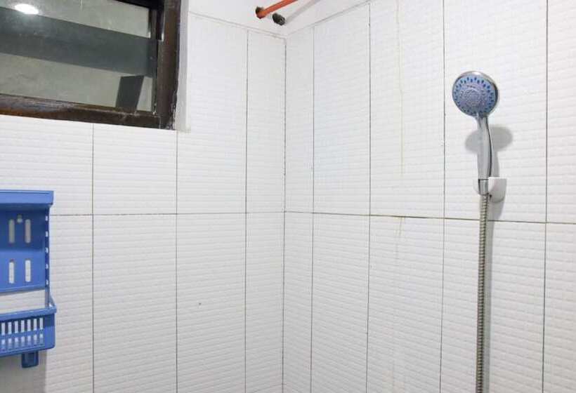 بنسيون Reddoorz Syariah Near Dbl Arena 2