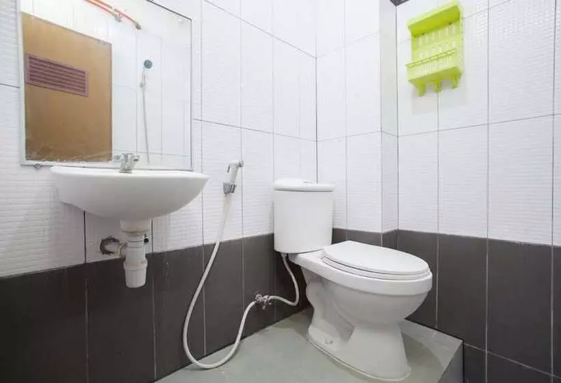 ペンション Reddoorz Syariah Near Dbl Arena 2