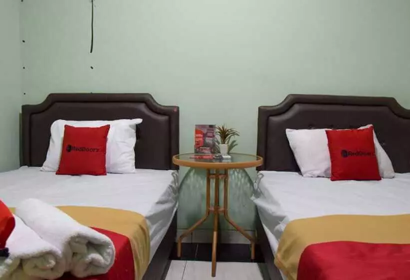 ペンション Reddoorz Syariah Near Dbl Arena 2