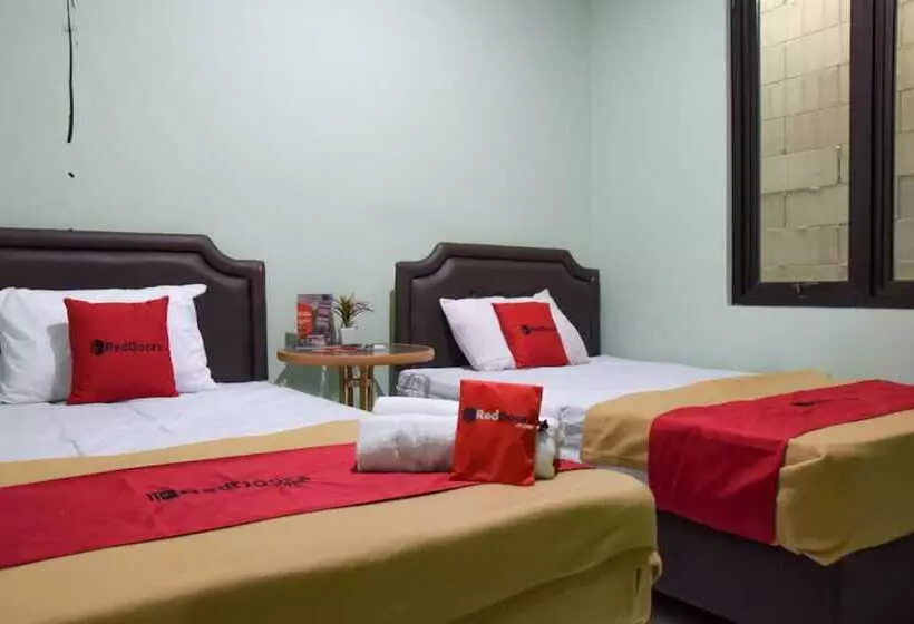 ペンション Reddoorz Syariah Near Dbl Arena 2