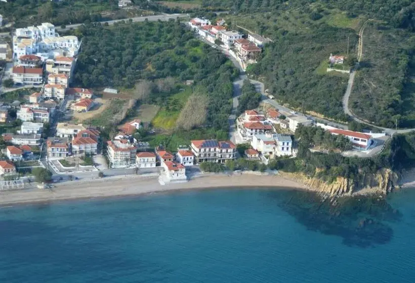 酒店 Korakakis Beach