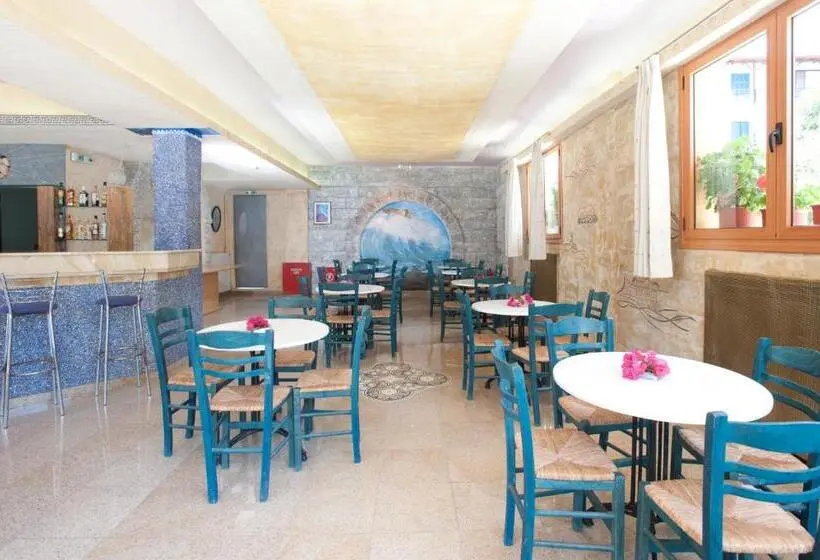 酒店 Korakakis Beach