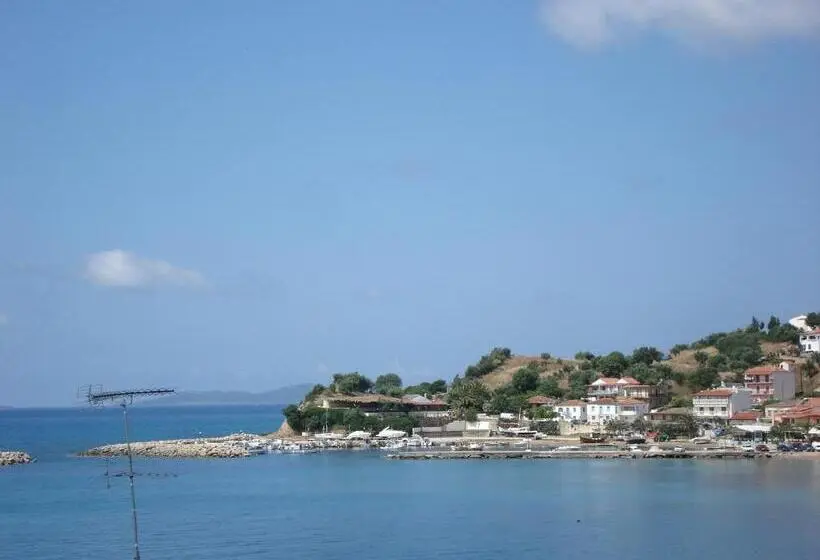 酒店 Korakakis Beach