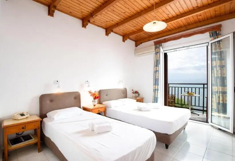 酒店 Korakakis Beach