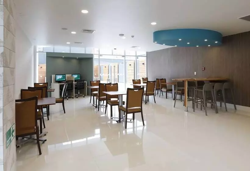 ホテル Diego De Almagro Viña Del Mar