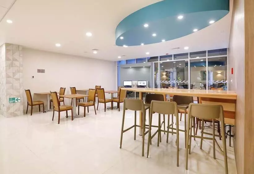 ホテル Diego De Almagro Viña Del Mar