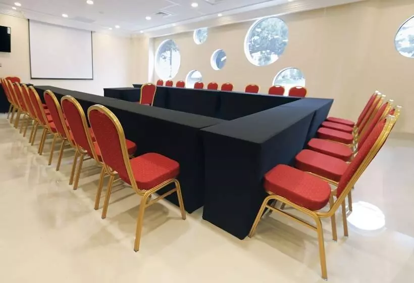 ホテル Diego De Almagro Viña Del Mar