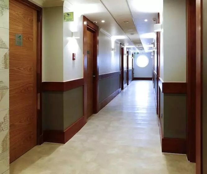 ホテル Diego De Almagro Viña Del Mar