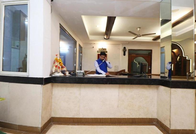 Fotos del hotel Oyo 27878 Highway Inn International:  2