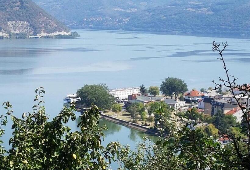 پانسیون Nena & Rale Rooms