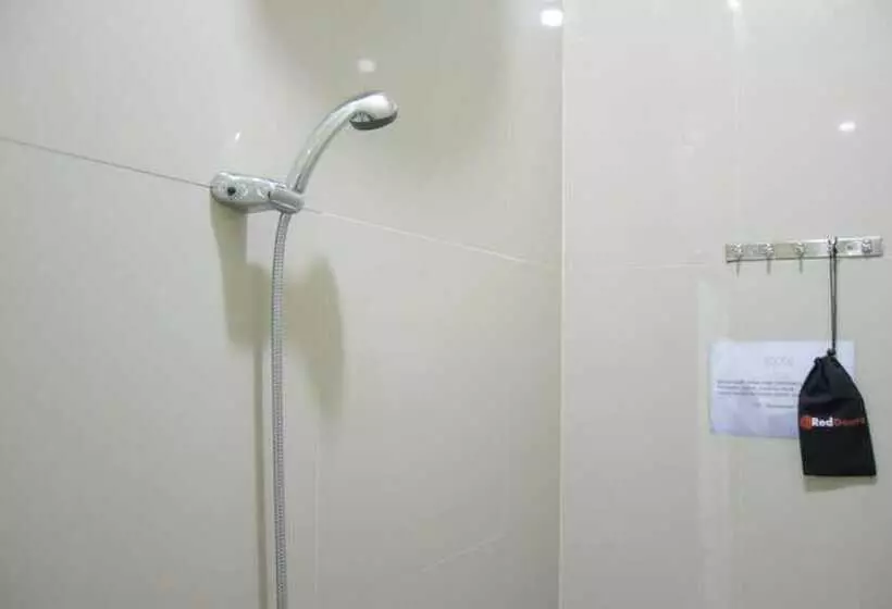 ペンション Reddoorz Near Gor Satria Purwokerto