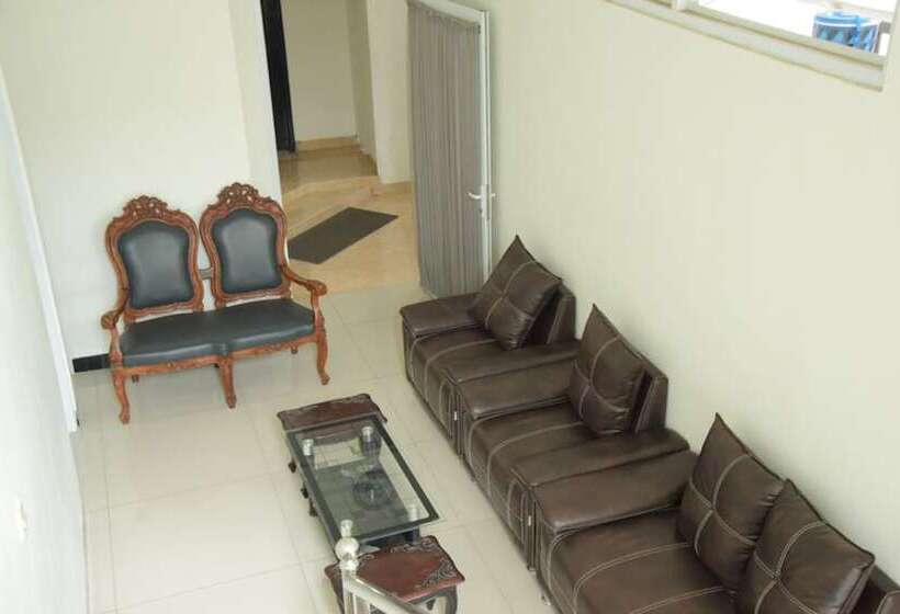 פנסיון Reddoorz Near Gor Satria Purwokerto