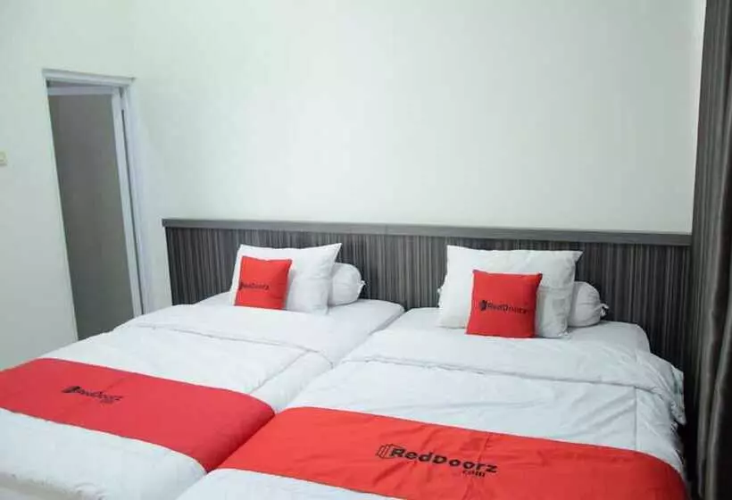 ペンション Reddoorz Near Gor Satria Purwokerto