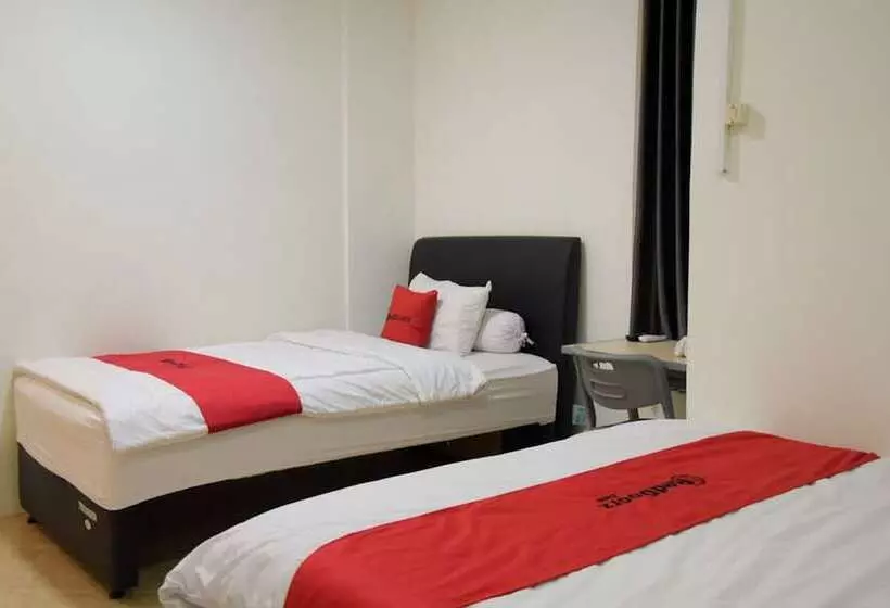 ペンション Reddoorz Near Gor Satria Purwokerto