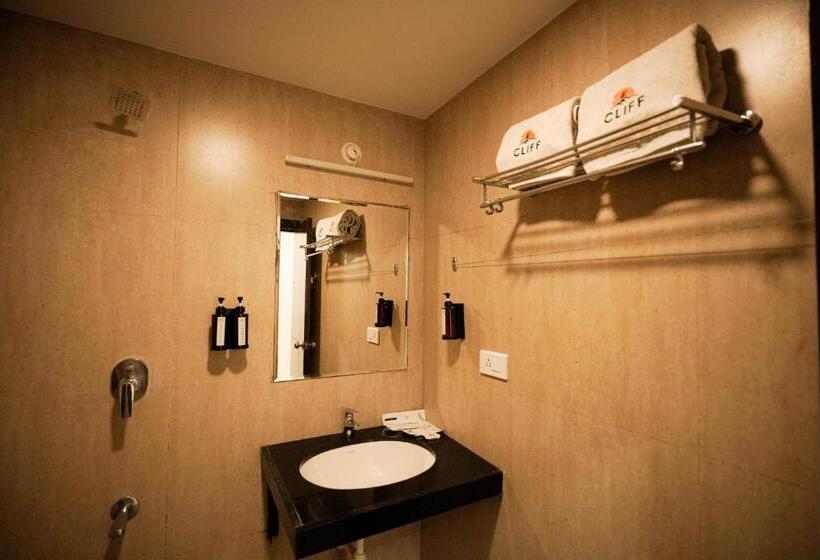 Hotel Cliff Embassy Banquet And Suites