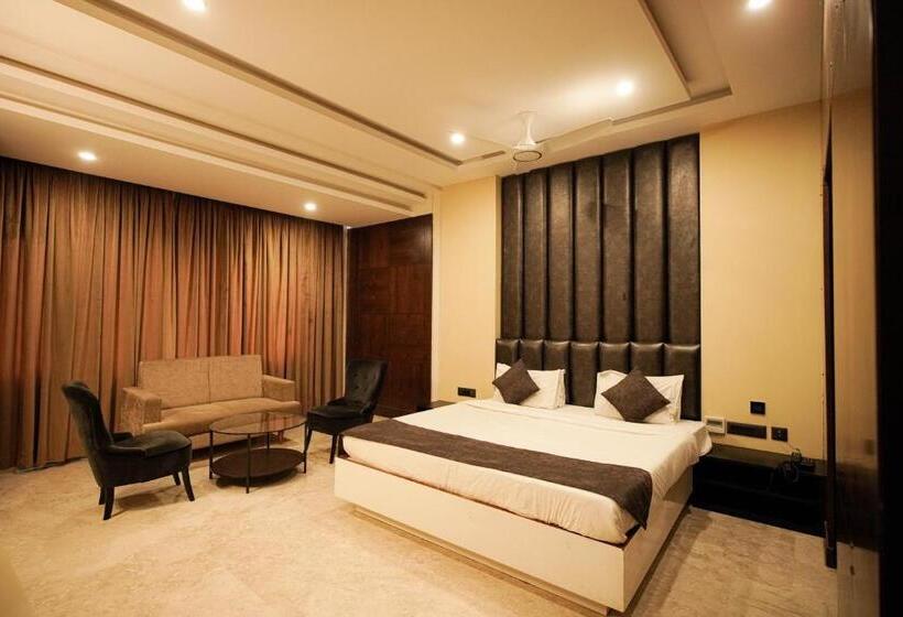 Hotel Cliff Embassy Banquet And Suites