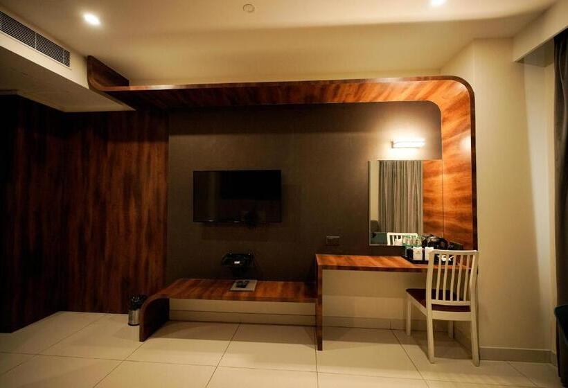 Hotel Cliff Embassy Banquet And Suites