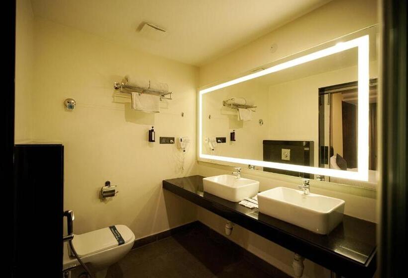 Hotel Cliff Embassy Banquet And Suites