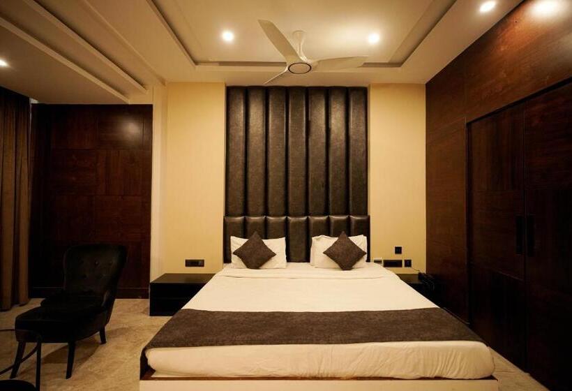 Hotel Cliff Embassy Banquet And Suites