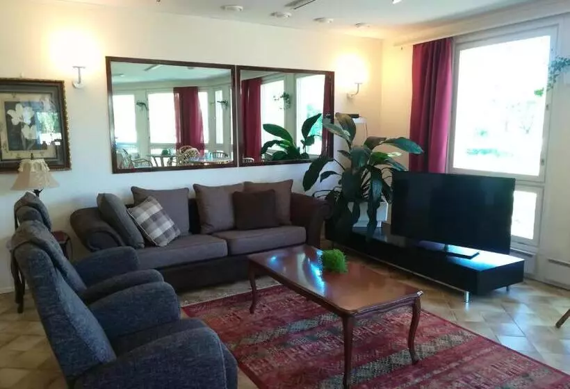 Hotelli Gasthaus Henri