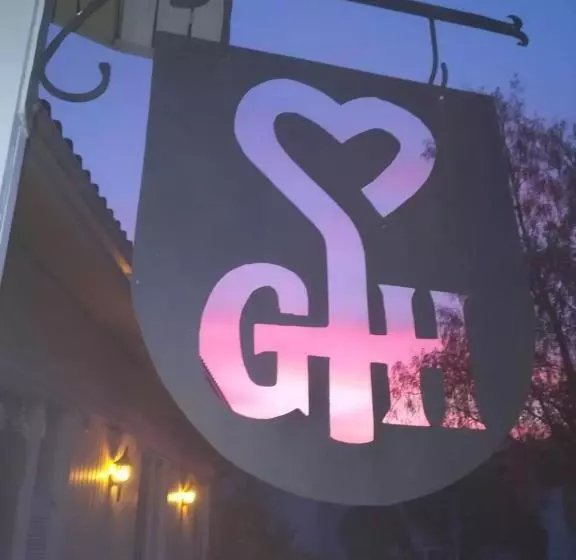 Hotelli Gasthaus Henri