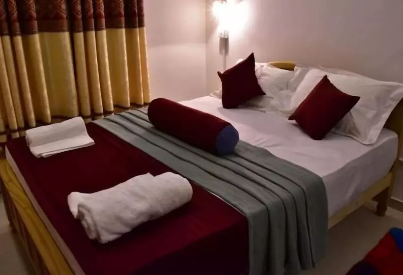 Hotel Peninsula