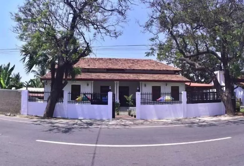 Hotel Peninsula