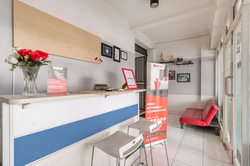 בית מלון כפרי Reddoorz Syariah @ Wisma Arya 2