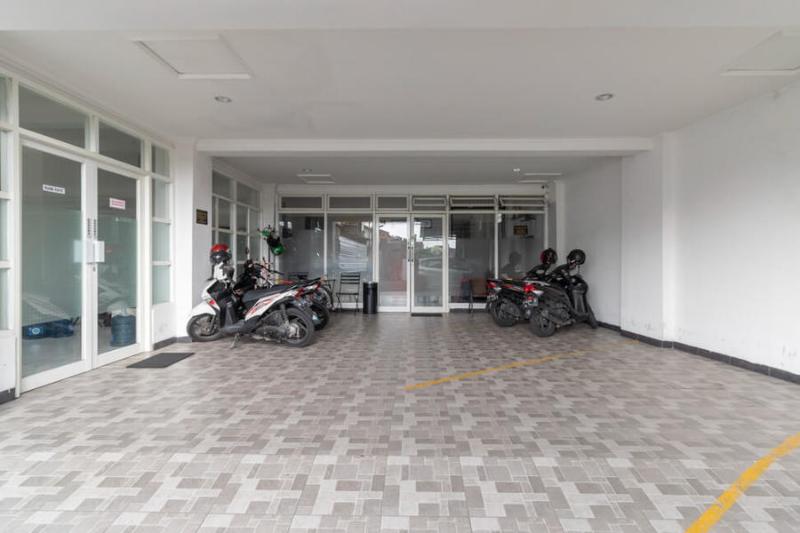 בית מלון כפרי Reddoorz Syariah @ Wisma Arya 2