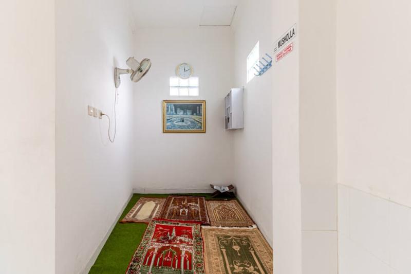 בית מלון כפרי Reddoorz Syariah @ Wisma Arya 2