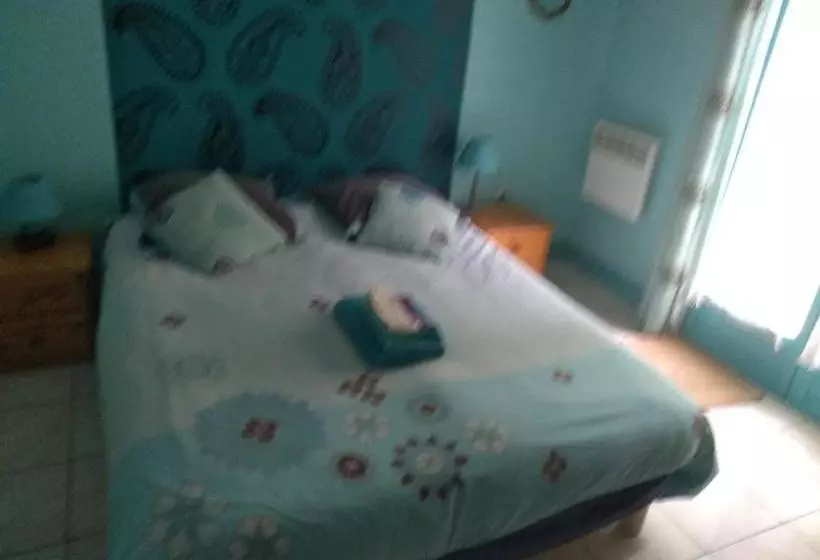 Aamiaismajoitus (B&B) Elevage Du Plec