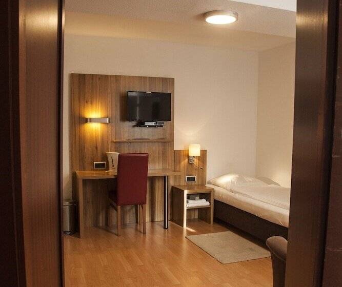 مبيت وإفطار Gästehaus Häuser