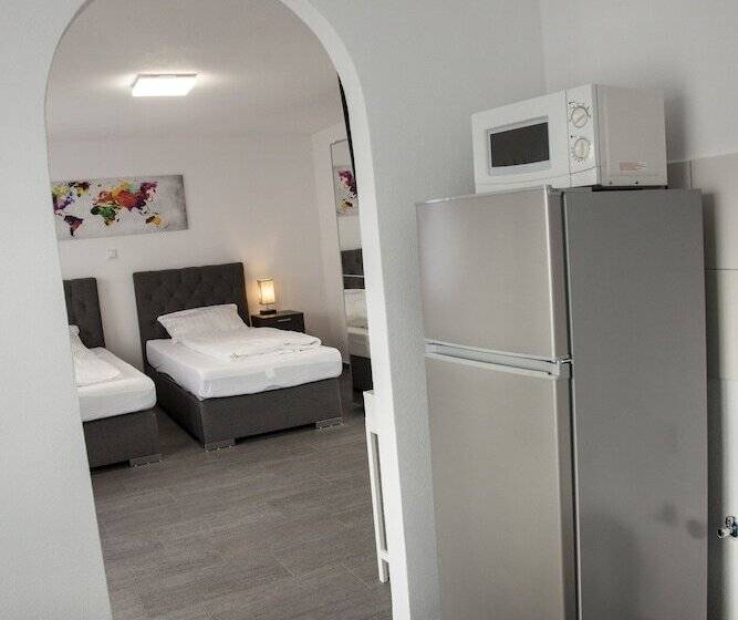 مبيت وإفطار Gästehaus Häuser