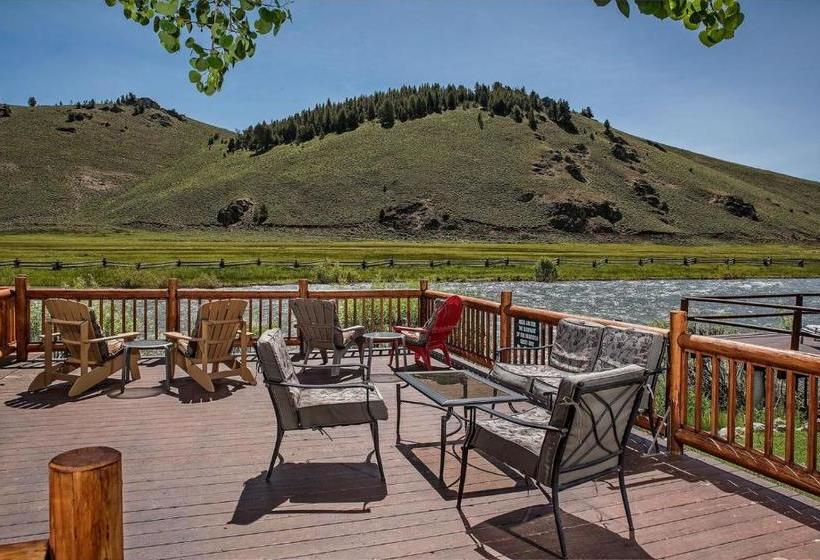 酒店 Redfish Riverside Inn