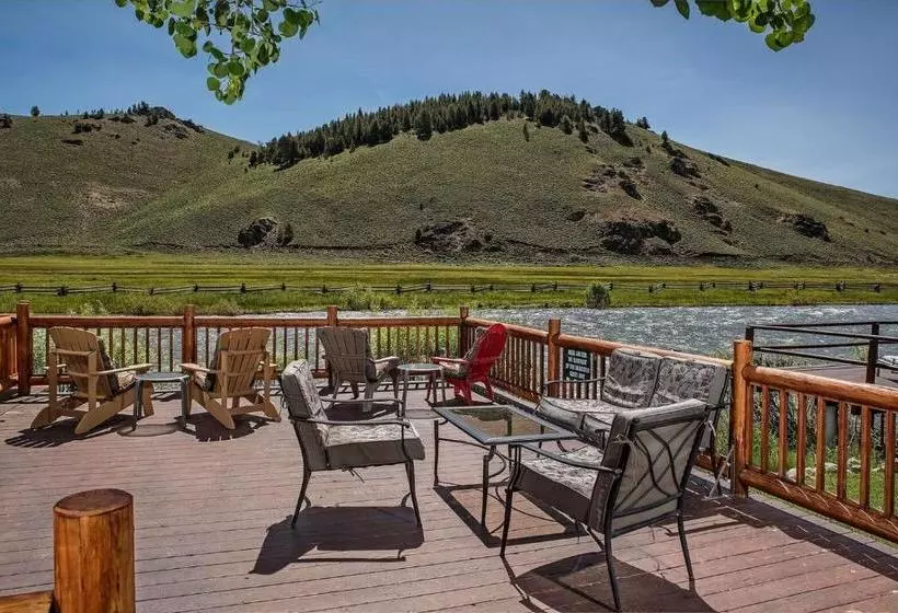 ホテル Redfish Riverside Inn