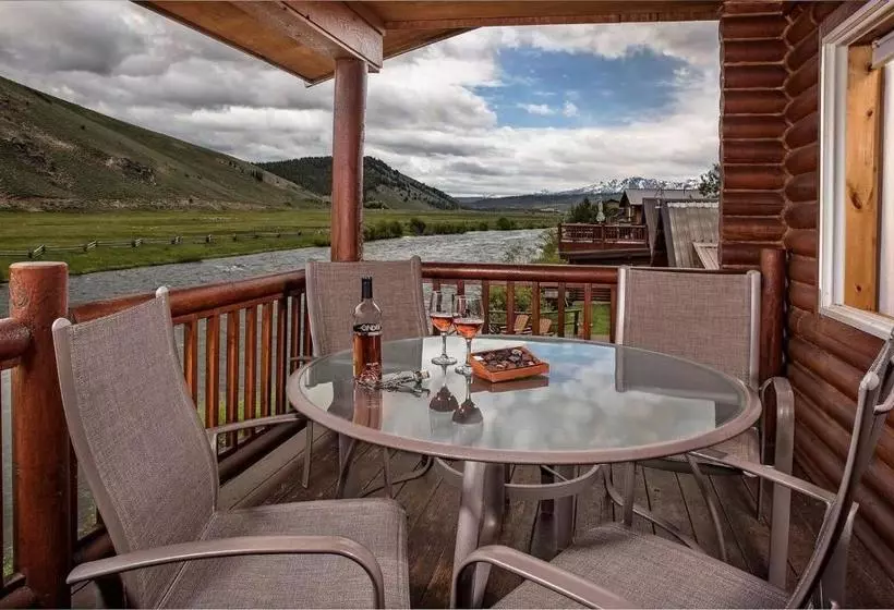 ホテル Redfish Riverside Inn