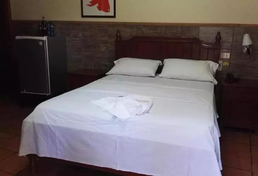 هتل Residencial Pinocho