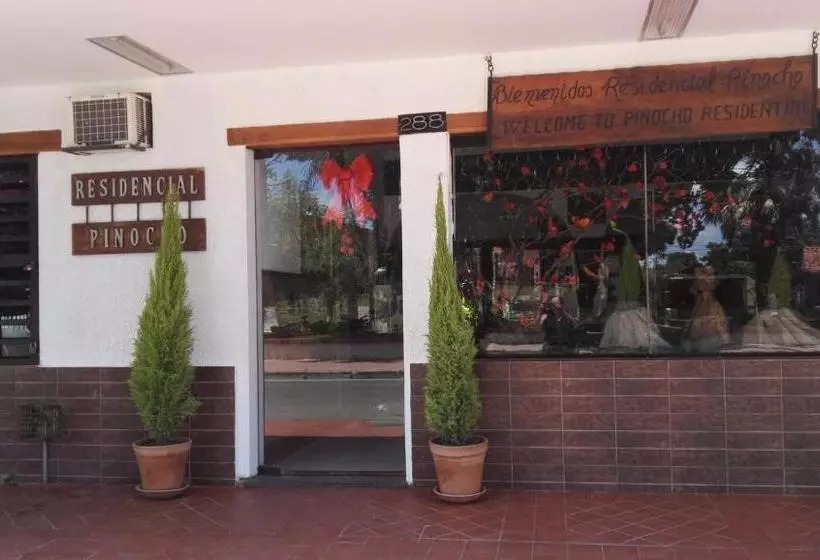 هتل Residencial Pinocho
