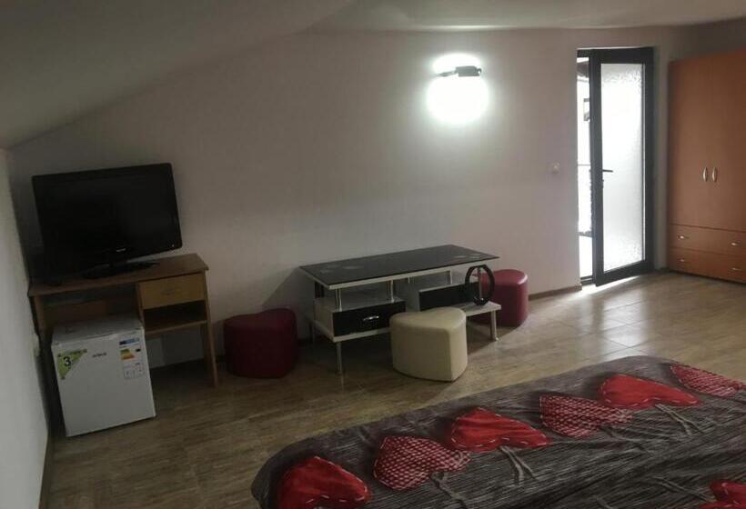 پانسیون Laubert